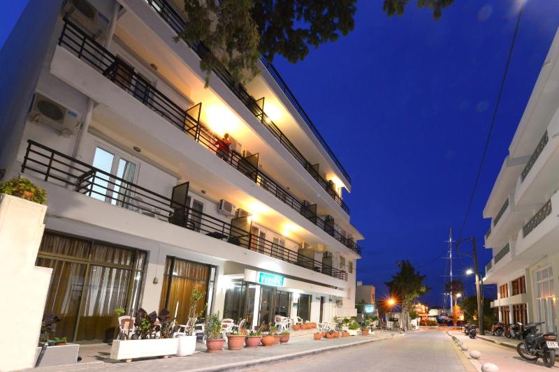 Veroniki Hotel - image 1