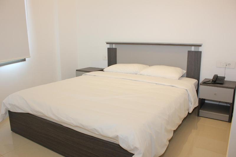 Deluxe Double or Twin Room image 3