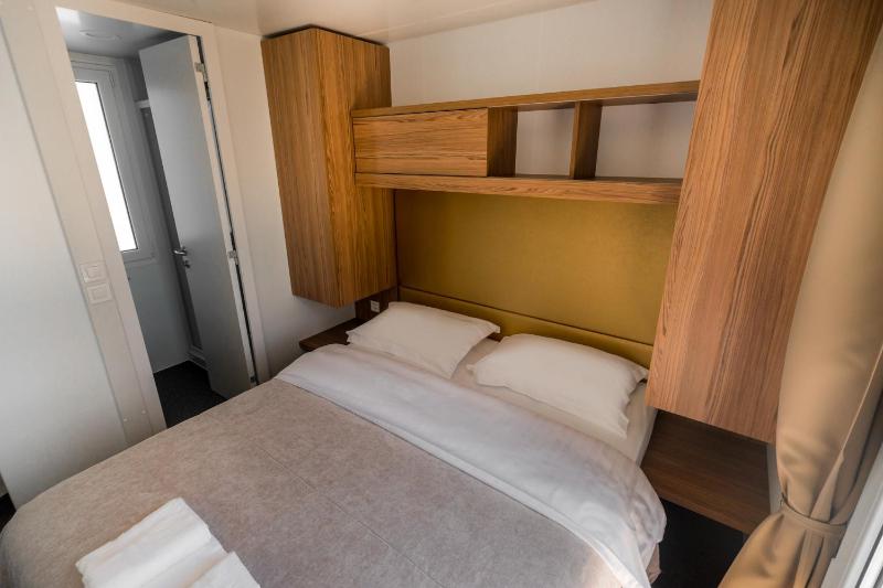 Mobile Home image 4