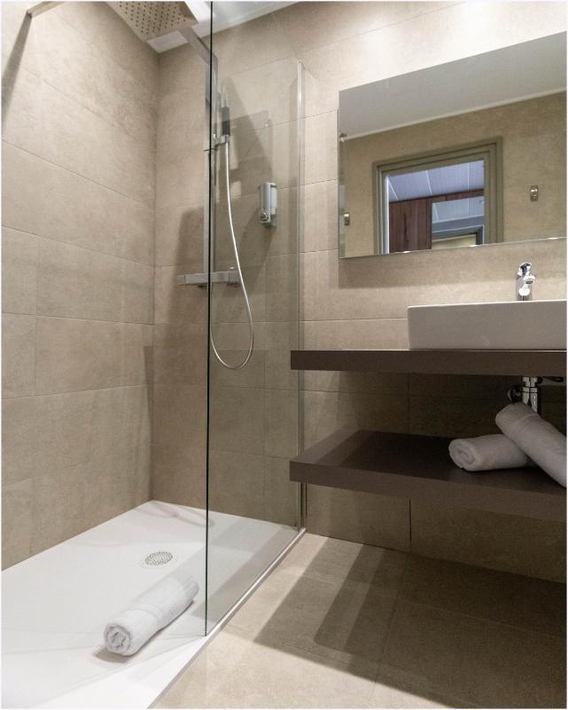 Comfort Room with two single beds - Sea View image 1