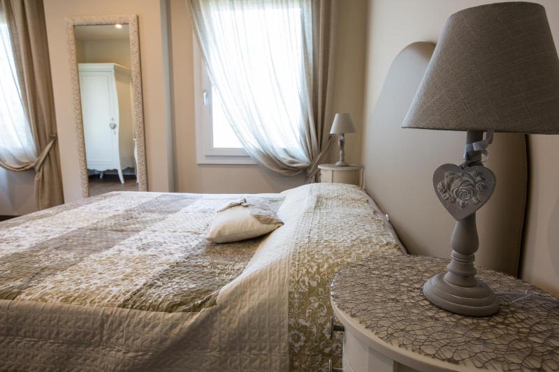 Deluxe Room image 3