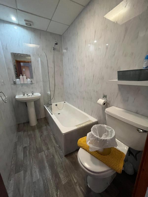 Double Room image 3