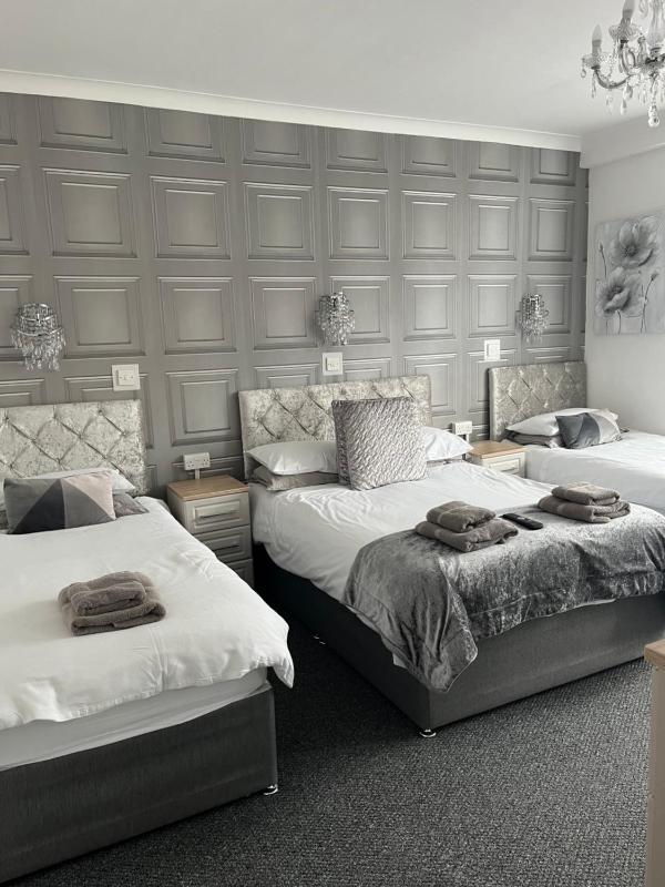 Superior Family Room image 4
