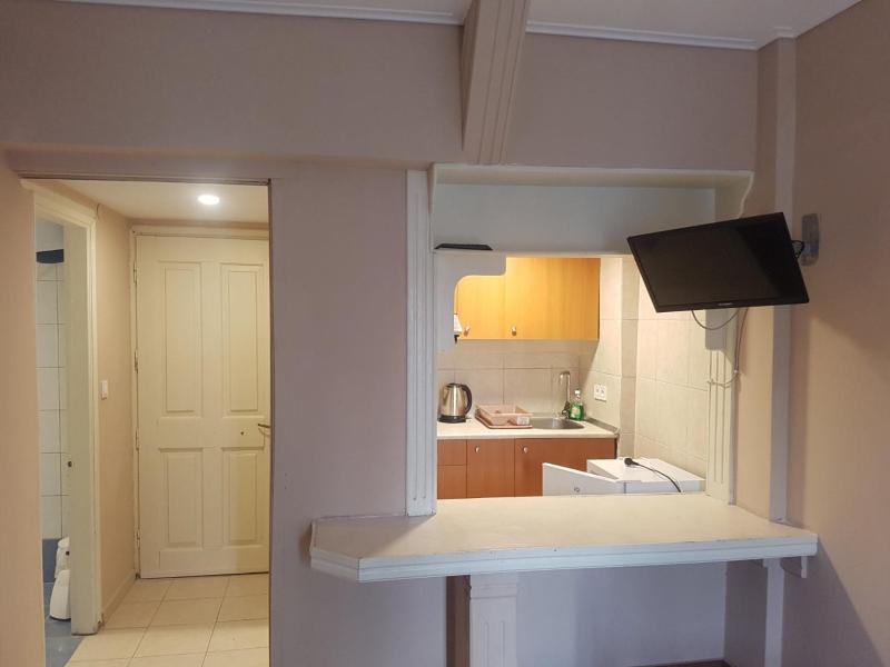 Bristol Apartments - image 32