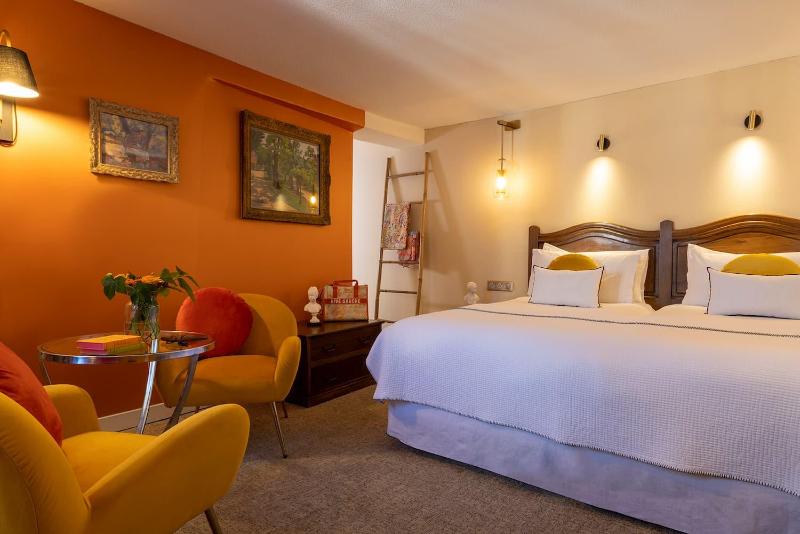 Deluxe Room image 1