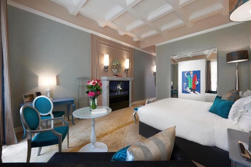 Aria Signature - King Room with Sofa image 3
