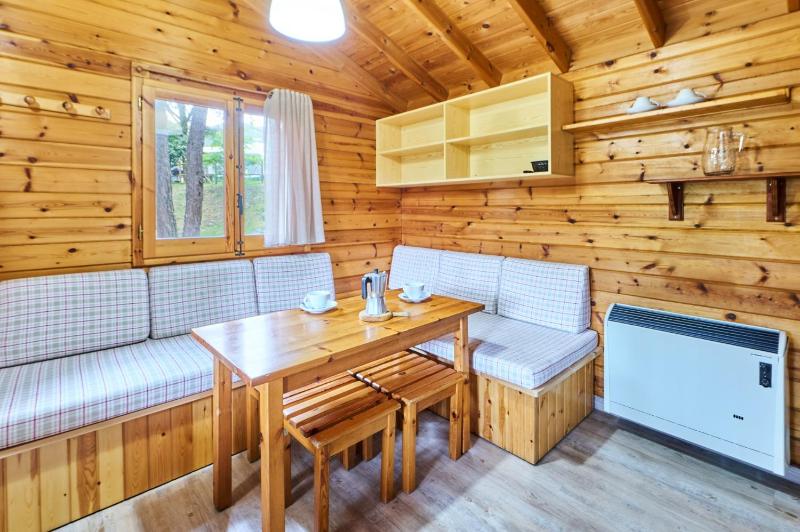 One-Bedroom Bungalow image 4