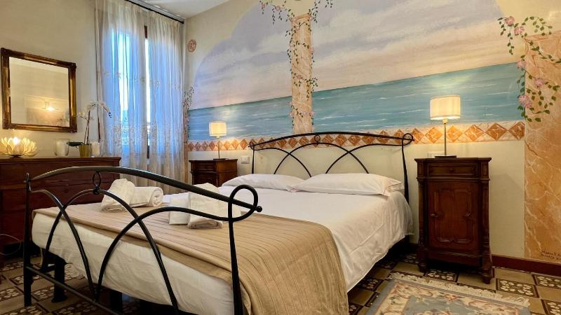 Accademia - Two-Bedroom Apartment with Terrace image 4