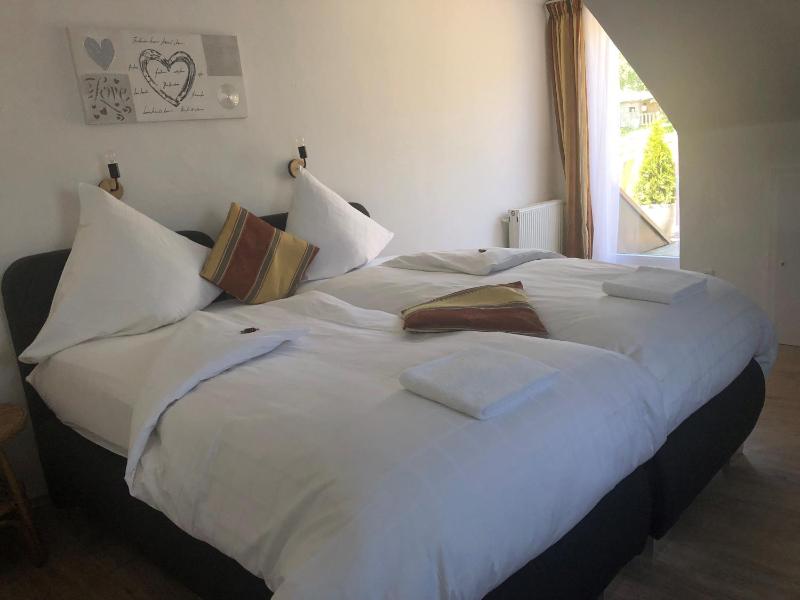 Luxury Quadruple Room with Balcony  image 1
