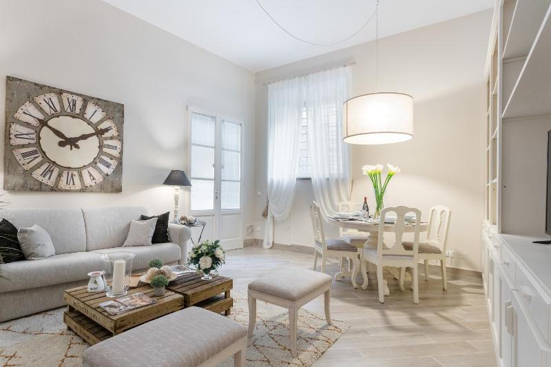 Casa Mirella central smart GROUND FLOOR apartment inside Lucca - image 15