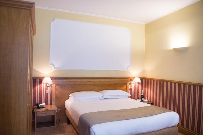 Double Room image 1