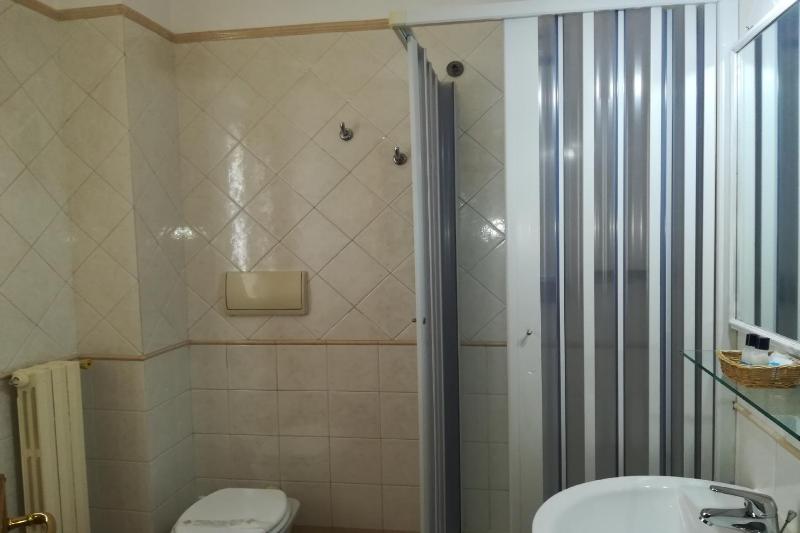Double Room image 2