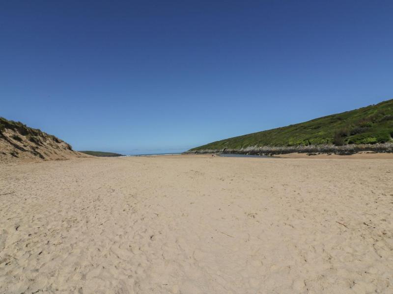 The Waves - image 15