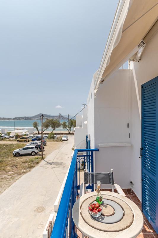 Studio with Sea View image 3