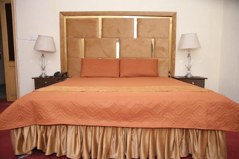 Standard Double or Twin Room image 3