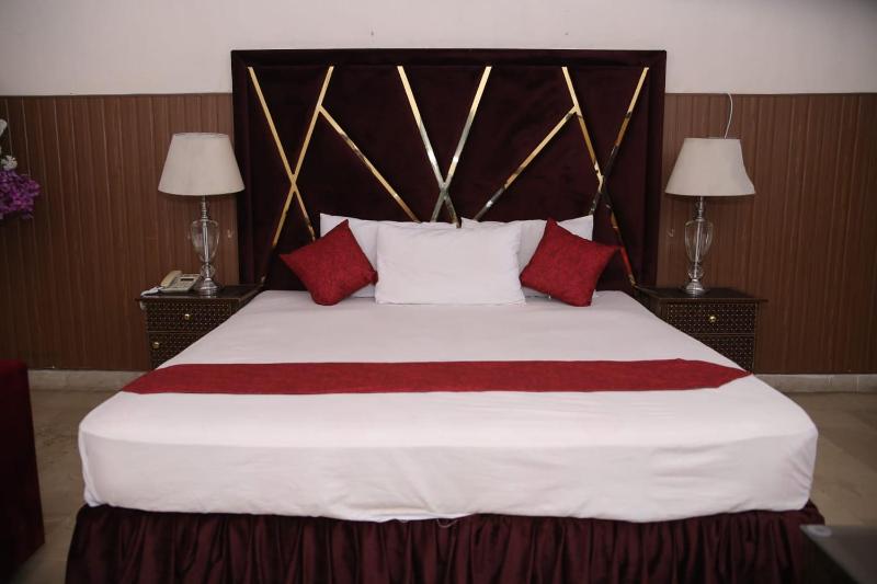 Deluxe Double Room image 4