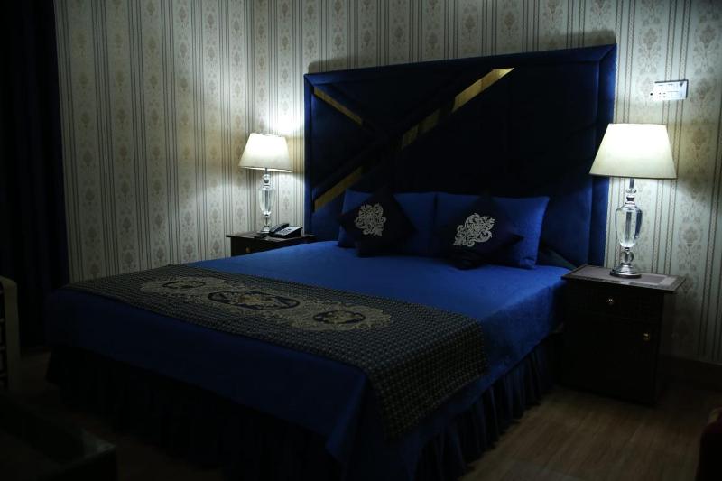 Deluxe Double Room image 2