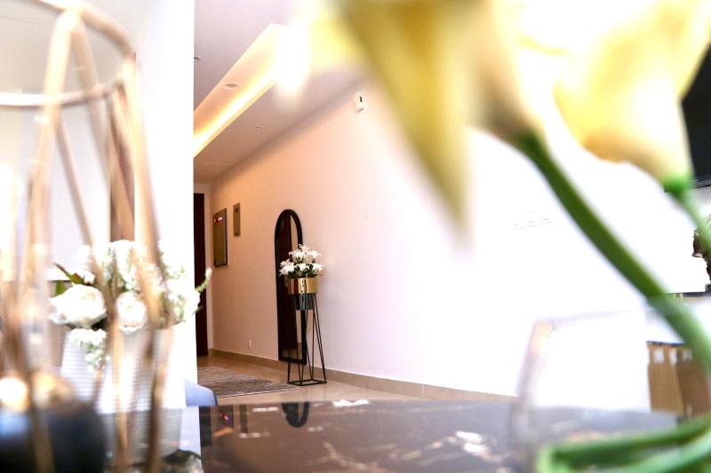 Gold Crest Luxurious Apartment in Lahore - image 7