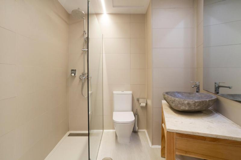 Standard Quadruple Room image 4