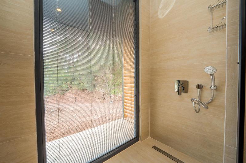 CAROB SUITES image 3