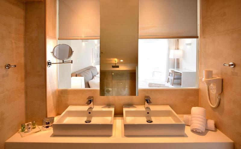 Classic Double Room with Private Pool  image 1