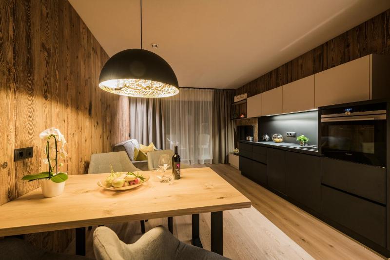 Superior Apartment with Whirlpool and Terrace  image 1