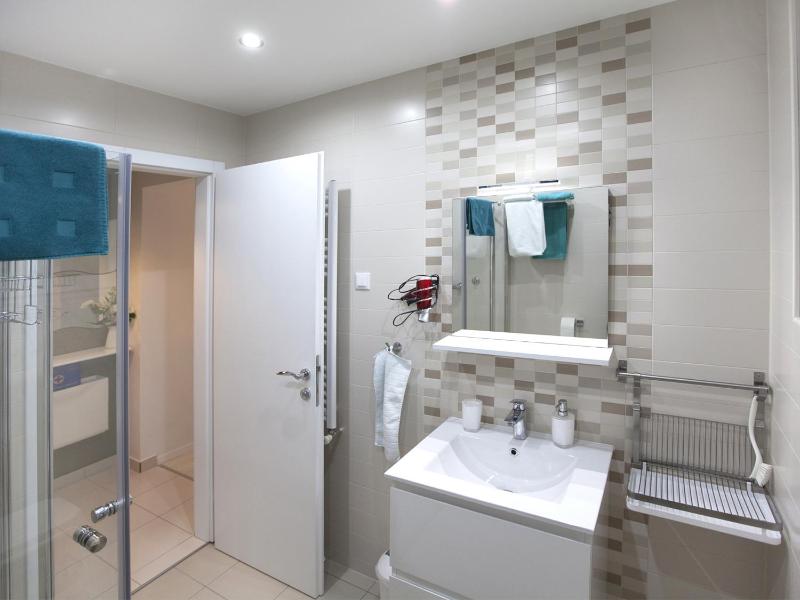 Double Room with Terrace image 4