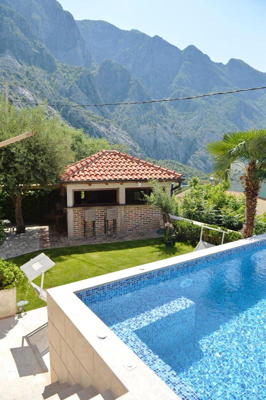 Three-Bedroom Apartment image 3