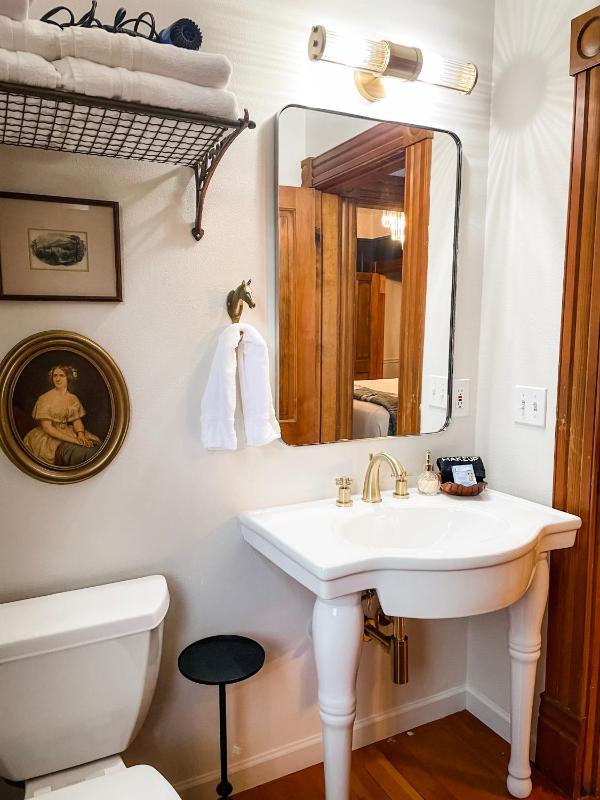 Superior King Room image 2
