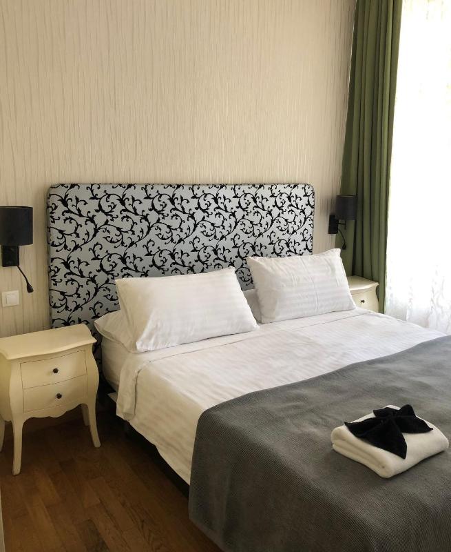 Standard Double or Twin Room image 1