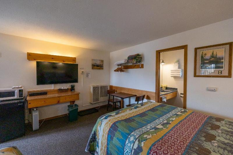 Double Room with Mountain View image 4