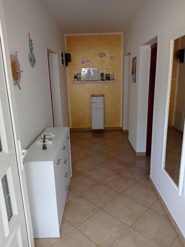 One-Bedroom Apartment image 2