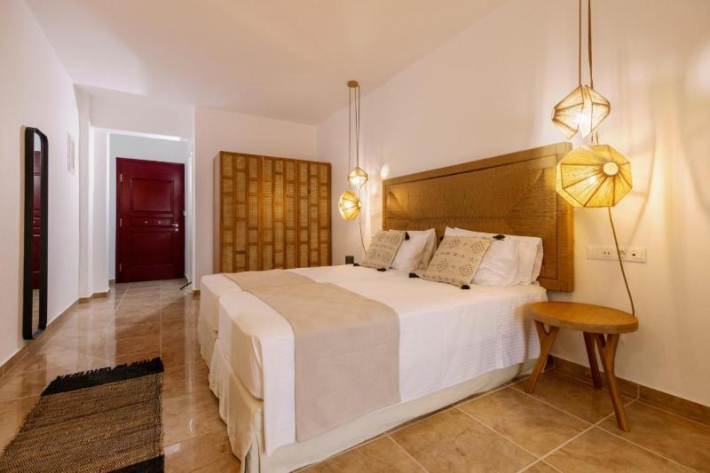 Superior Suite with Sea View image 1