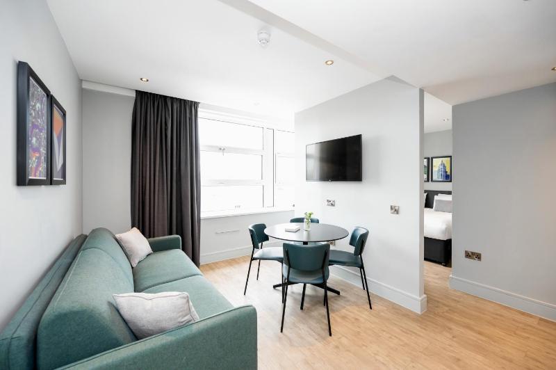 One-Bedroom Apartment (Open Plan 4 adults) image 1