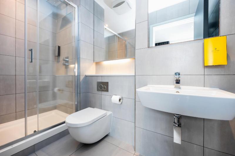 One-Bedroom Apartment (Open Plan 4 adults) image 2
