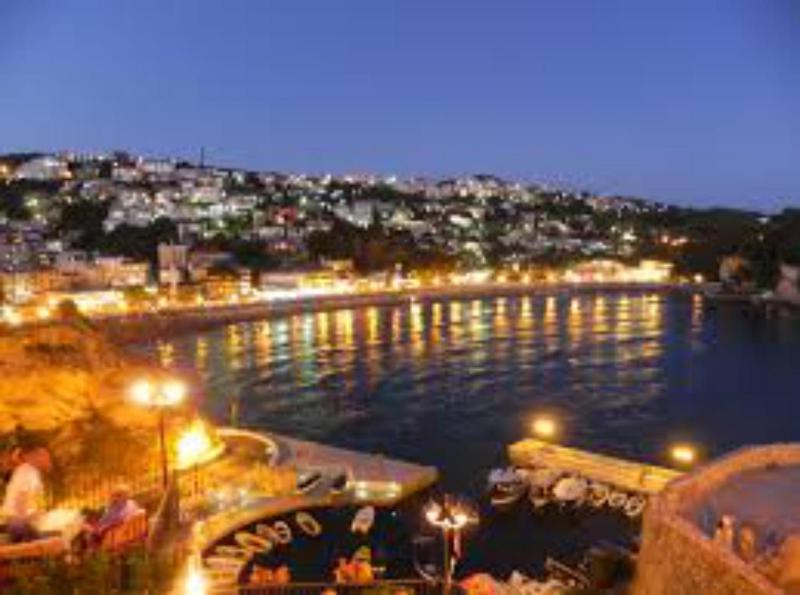 Two-Bedroom Apartment with Balcony and Sea View image 2