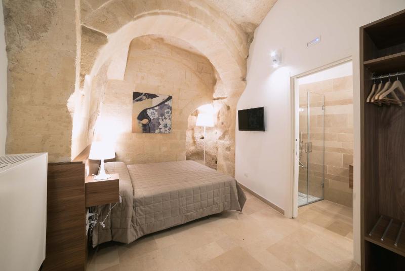 Outbuilding in Cave without Window image 2