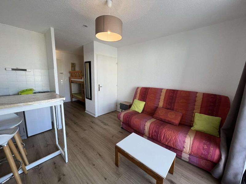 Studio 4 Pers, Loggia, Proche Plage, Parking Privé, Animaux Acceptés - FR-1-702-41 Images