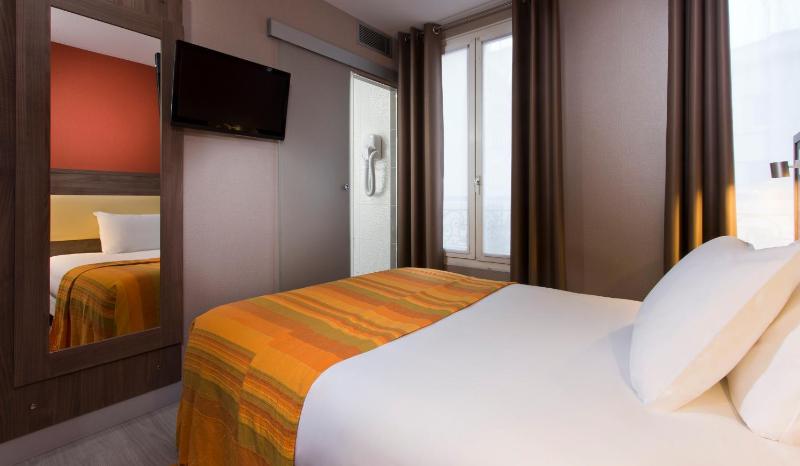 Standard Double Room image 4