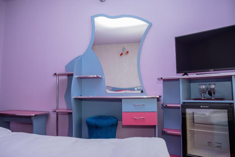 Double Room with Private Bathroom image 2