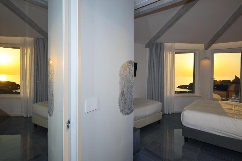 Superior Suite with Sea View image 4