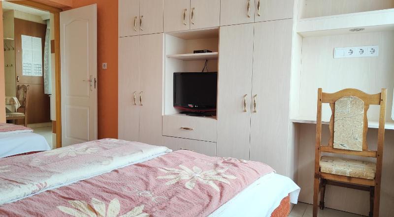Gloria Apartman - image 17