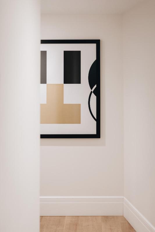 Superior King Room image 4