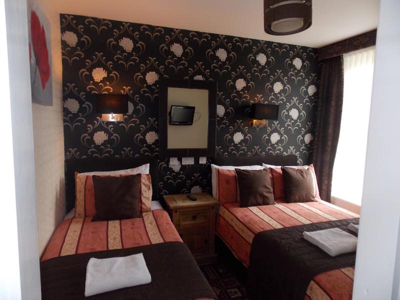 Standard Family Room image 2
