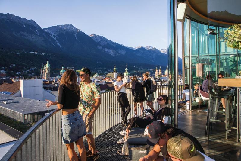 Apartment with Mountain View image 3