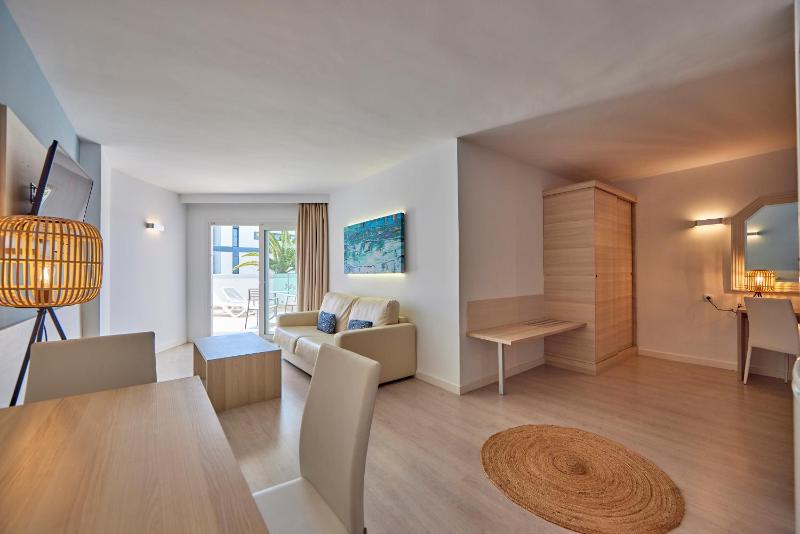 Junior Suite with Big Terrace image 3