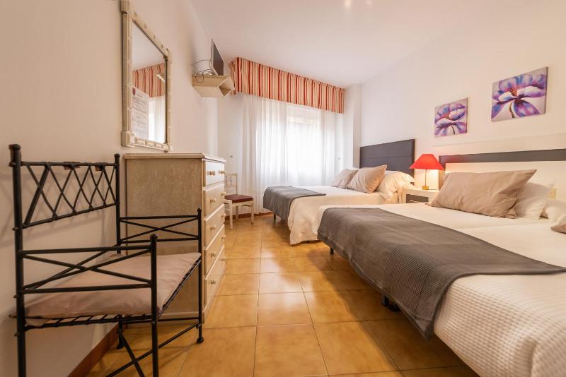 Triple Room image 2