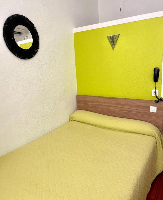 Double Room with Shared Toilet image 3