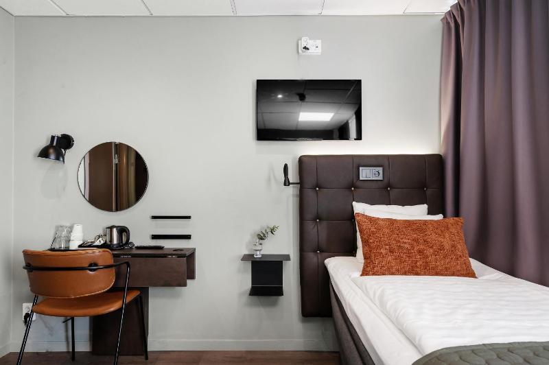 Standard Twin Room (Separate Beds) image 3