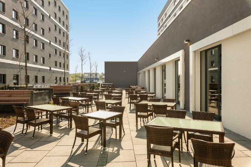 Novotel Duesseldorf Airport - image 4